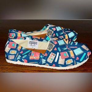 Groove Bags. Teacher Shoes. BLUE. Size: 8